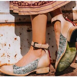 FREEBIRD By Steven Marilyn Mary Jane Shoes Turquoise Multi Snake 8